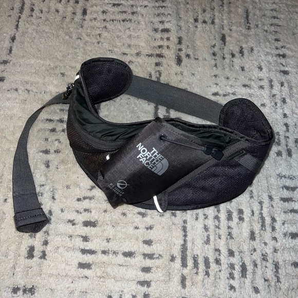 The North Face Flight Series Hydration Pack - Grey - Picture 1 of 5